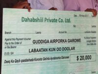 NUWACO oo $20,000 oo dollar ku wareejisay Guddiga Nalalgalinta Airport-ka Garoowe